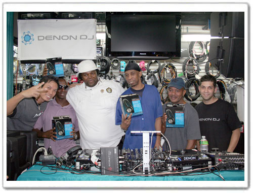 Denon DJ Roonie G Live